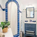 Modern And Elegant, Air-conditioned, Centre - Hdp2 Apartment