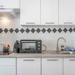 Modern And Elegant, Air-conditioned, Centre - Hdp2 Apartment *