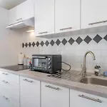 Modern And Elegant, Air-conditioned, Centre - Hdp2