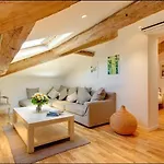 1 Bedroom, Location In