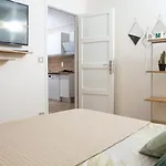 Apartment Perle De - 50 Metres De La Plage, Clim, Wifi Nice