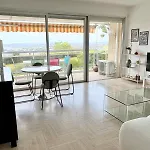 Quiet Flat With View And Swimming Pool