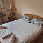 Private Room-1 In Hannana Apartment- 2 Min Walk To Tram 12 Min To Nice Train Station 15 Min To Massena Place