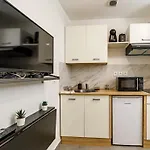 Cozy Studio For Two - Wi-Fi, Tv & Tram