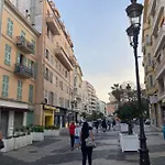 Petit nid manssardé