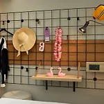 Moxy Nice