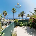 Sea View & Terrace Promenade Des *