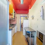 Big 140m2 5min Walk To Sea &promenade 3 Double Rooms,big Living 42m2, 3 Showers,9 Beds, Free Parking * Nice