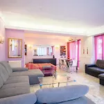 Big 140m2 5min Walk To Sea &promenade 3 Double Rooms,big Living 42m2, 3 Showers,9 Beds, Free Parking *