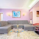 Big 140m2 5min Walk To Sea &promenade 3 Double Rooms,big Living 42m2, 3 Showers,9 Beds, Free Parking Nice