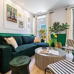 Apartment New! Remodeled & Spacious 4 Bedroom - 3 Bath - Heart Of - Ac In - With A Large Elevator