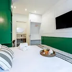 New! Remodeled & Spacious 4 Bedroom - 3 Bath - Heart Of - Ac In - With A Large Elevator Apartment Nice