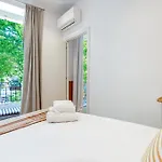 New! Remodeled In The Heart Of Nice, 3 Min, 2br, Ac, Elevator, Amazing Little Terrace, Location! Nice