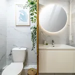 New! Remodeled In The Heart Of Nice, 3 Min, 2br, Ac, Elevator, Amazing Little Terrace, Location! Apartment *