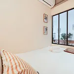 New! Remodeled In The Heart Of Nice, 3 Min, 2br, Ac, Elevator, Amazing Little Terrace, Location! Apartment Nice