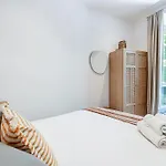New! Remodeled In The Heart Of Nice, 3 Min, 2br, Ac, Elevator, Amazing Little Terrace, Location! Nice