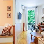 New! Remodeled In The Heart Of Nice, 3 Min, 2br, Ac, Elevator, Amazing Little Terrace, Location! Apartment Nice