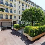 Wide & Cozy 1 Bdr Downtown