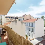 Wide & Cozy 1 Bdr Downtown