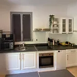 Holiday home Serenice - F2 Au Calme, Climatise, Wifi Et Parking Gratuit Nice