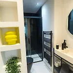 Central- Walk To Massena & Beach