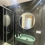 Apartment Central- Walk To Massena &
