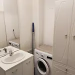 Deux Pieces Bien Situe Et Pratique