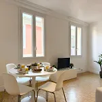 2 Pieces Proche Nice