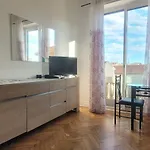Apartment Centre, *