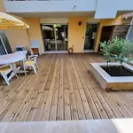 Ferber Garden - Appartement De Charme Avec Deck Prive