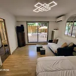 Ferber Garden - De Charme Avec Deck Prive Apartment