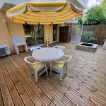 Ferber Garden - Appartement De Charme Avec Deck Prive