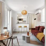 Renting - 35b Massena - Chic Cosy Calm Balcony Massena Pedestrian Heart Apartment *