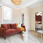 Renting - 35b Massena - Chic Cosy Calm Balcony Massena Pedestrian Heart Apartment *