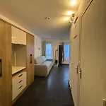 Cozy Studio Very Close To Train Station