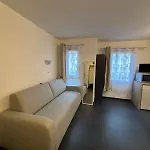 Cozy Studio Very Close To Train Station