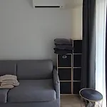 Lovely 1 Bedroom Vacation With Free Parking.
