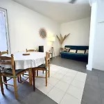 C Ot Maison De La Place - Old Town