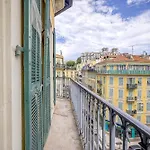 Grand Centre De Apartment *