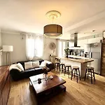 Bb Ot Petit Balcon De La Providence - Old Town Apartment *