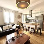 Apartment Bb Ot Petit Balcon De La Providence - Old Town *