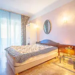 Big 140m2 5min Walk To Sea &promenade 3 Double Rooms,big Living 42m2, 3 Showers,9 Beds, Free Parking Apartment *