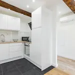 Apartment Petit 2 Pieces Dans La Vieille - B *