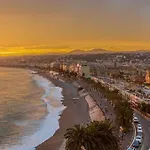 Apartment ⁂ Vieux-nice Climatise: Charme Commodites *