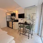 Apartment ⁂ Vieux-nice Climatise: Charme Commodites