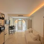 ⁂ Vieux-nice Climatise: Charme Commodites Apartment *