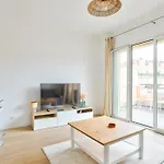 Superbe T2 Avec Terrasse A Proximite De La Plage