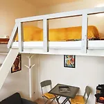 Joli Studio Proche Tram Et Au Calme