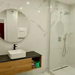 Stunning 2 Bedroom With Terrace And Sea View, Cimiez Liberation Apartment *