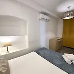 Riviera: Vieille Elegance Near Promenade Des Nice